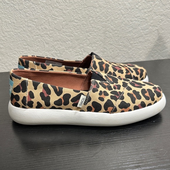 TOMS Leopard-Print Slip-On Sneakers - Picture 6 of 8